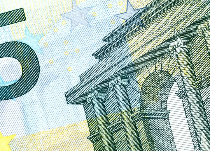 Europa eleva tasas de interés frente a inflación 