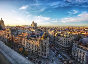 Como imagen destacada para este texto de las franquicias latinoamericanas en España, tenemos una fotografía aérea de Madrid.