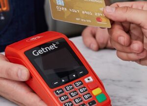 Santander presenta Getnet para cobro digital de negocios pequeños