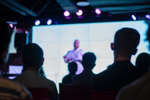 Tips para inspirar a tu equipo con tu discurso de fin de año