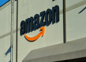 Reportan que Amazon despedirá a miles, como imagen destacada tenemos le logo de la firma