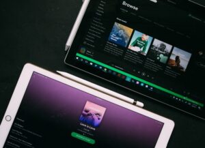Spotify reactiva lucha contra Apple