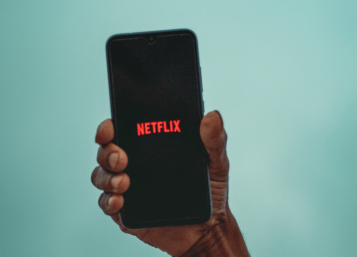 Hastings deja cargo de CEO en Netflix