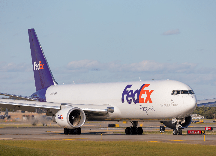 FedEx logra acuerdo con pilotos para evitar huelga