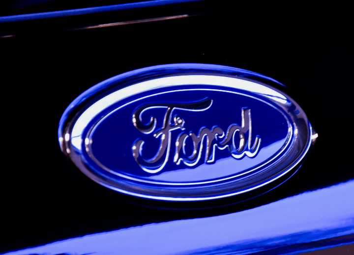 Ford reduce su plantilla y cierra ubicaciones