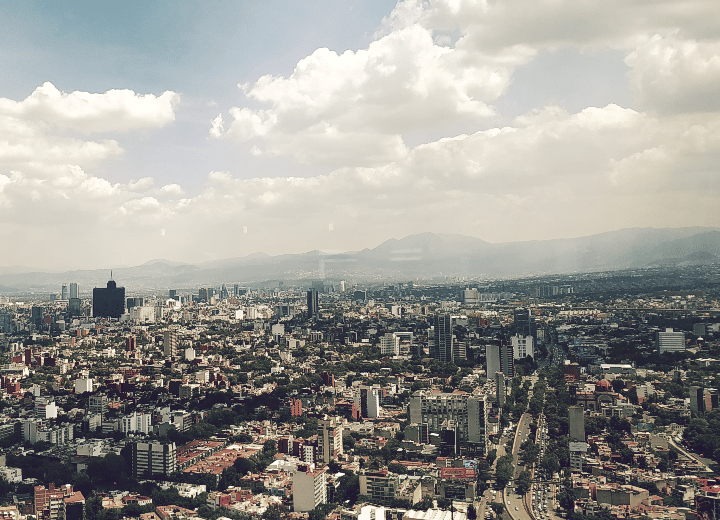 Como imagen destacada para este texto titulado: Marcas más elegidas fuera del hogar en México, tenemos una fotografía aérea de CDMX.