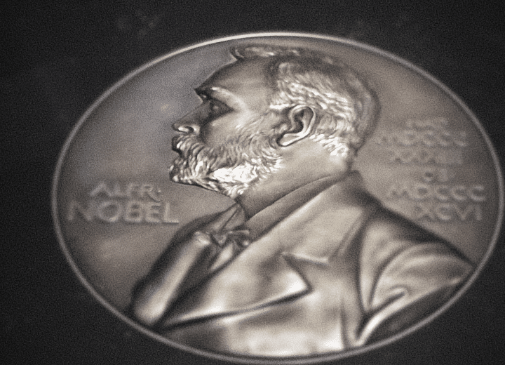 Como imagen destacada para este texto titulado: ¿Quiénes han ganado el Nobel de Economía?, tenemos una fotografía ilustrativa.