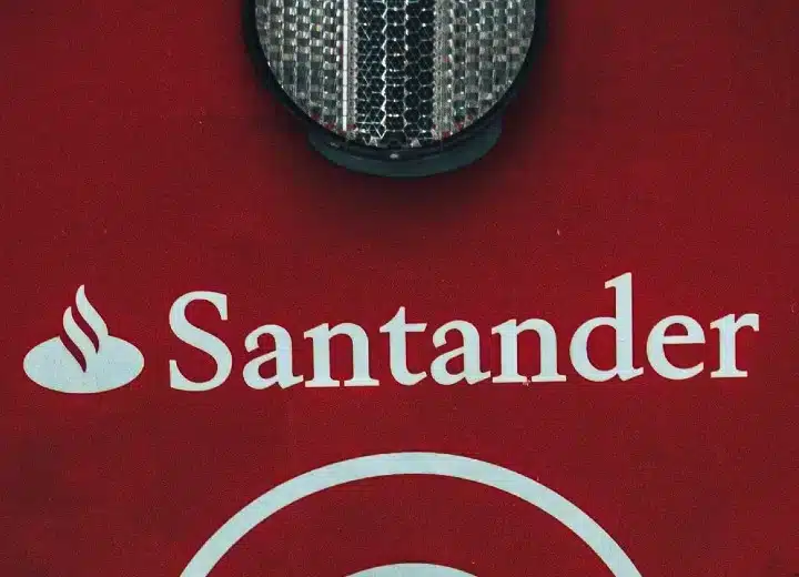 Santander adquiere 20% de cartera inmobiliaria en EU