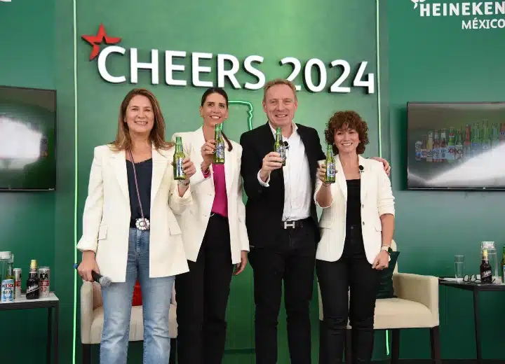 Como imagen destacada para este texto titulado: Desafíos y estrategias de Heineken México, tenemos una fotografía del evento.