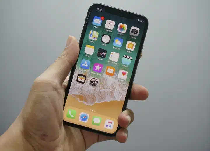 Apple apuesta por un iPhone más delgado en 2025: The Information 
