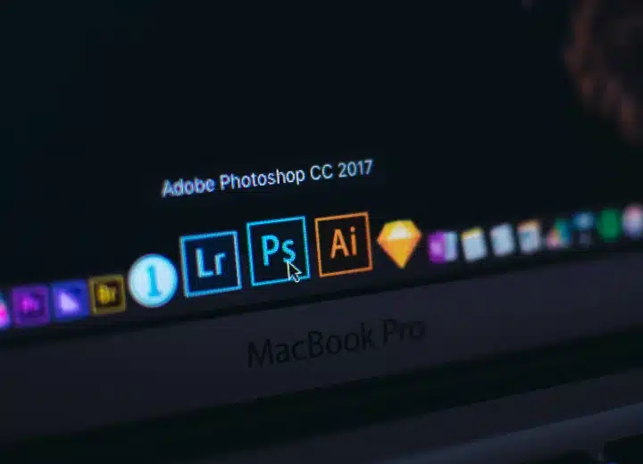 Adobe demandado por prácticas engañosas en suscripciones