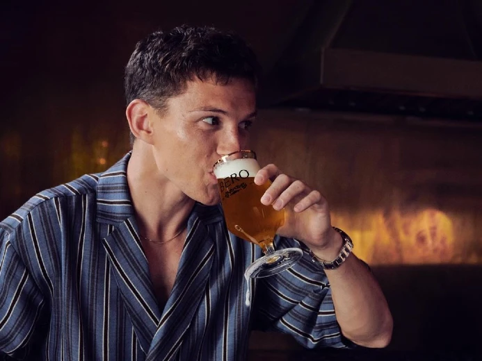 La nueva cerveza sin alcohol de Tom Holland