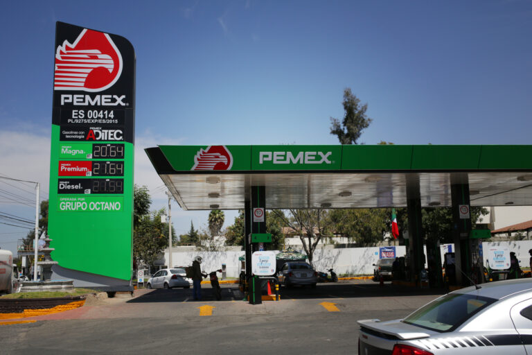Hacienda emite bonos para dar liquidez a Pemex