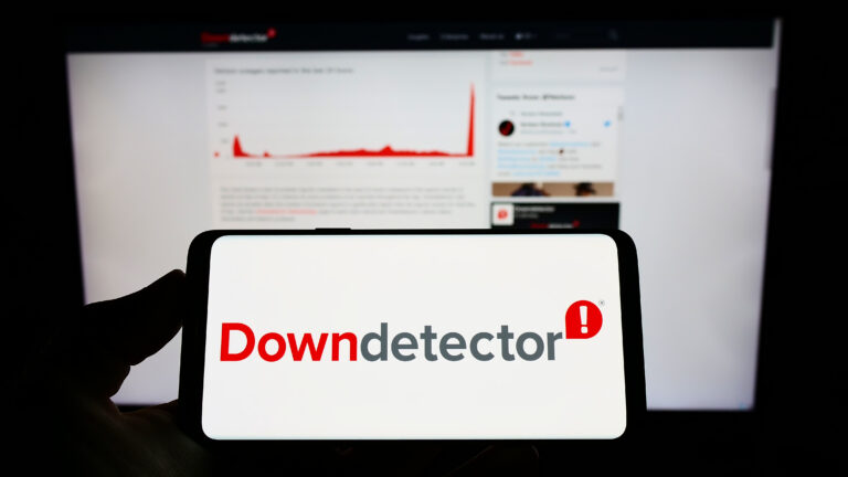 Downdetector reporta caída de WhatsApp y de Starlink, el internet satelital de Elon Musk
