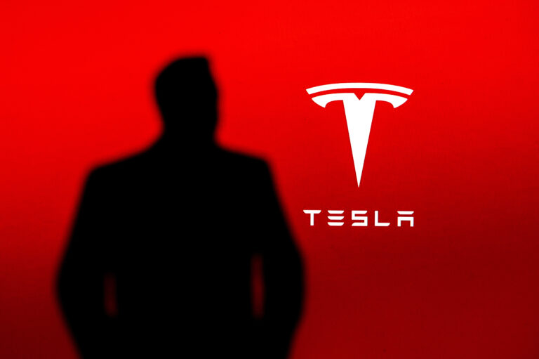 Acciones de Tesla caen en Wall Street ¡Otra vez!