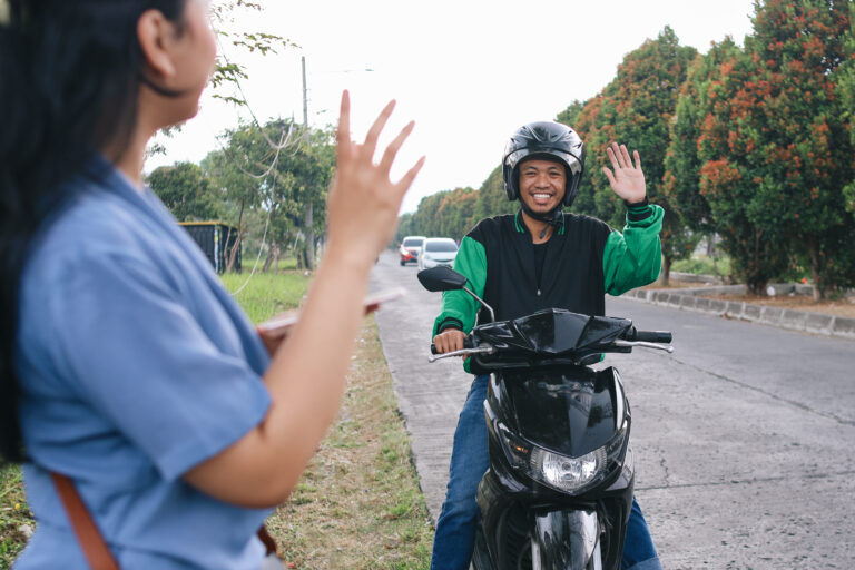 Semovi va por transporte en motocicleta vía app