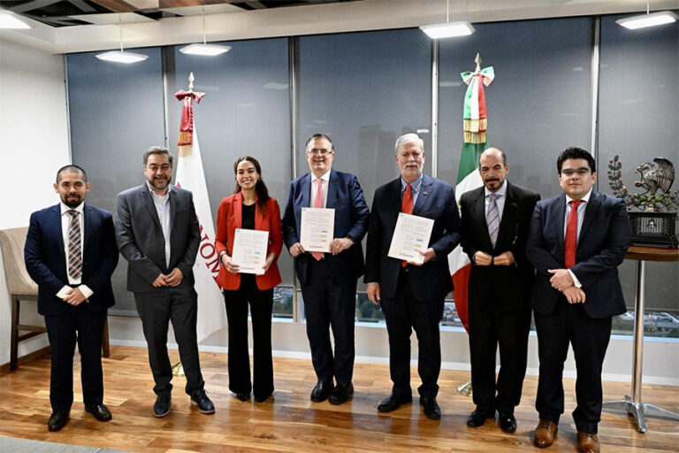 Secretaría de Economía busca aumentar la presencia de las Pymes en la cadena de valor del sector automotriz