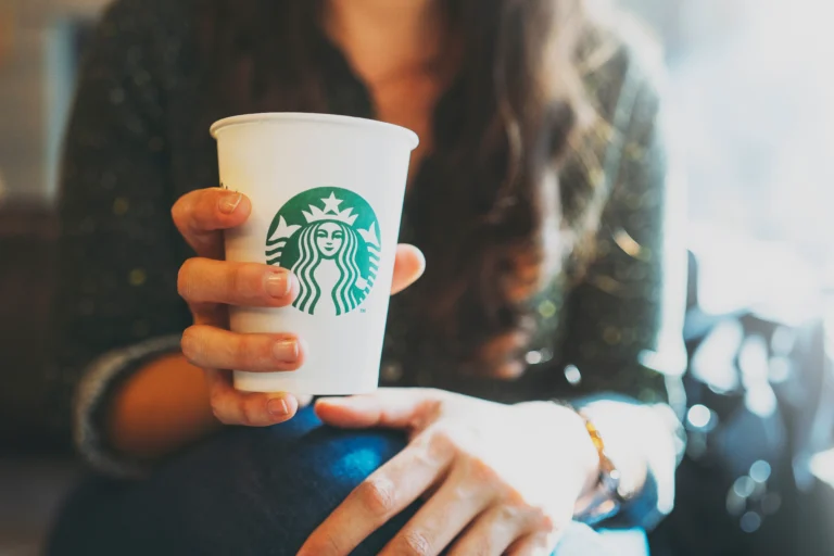 Starbucks cierra: ¿qué pasará con sus sucursales en México?