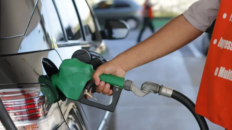 Cargar gasolina: consejos de Profeco para ahorrar dinero y hacerlo de forma inteligente