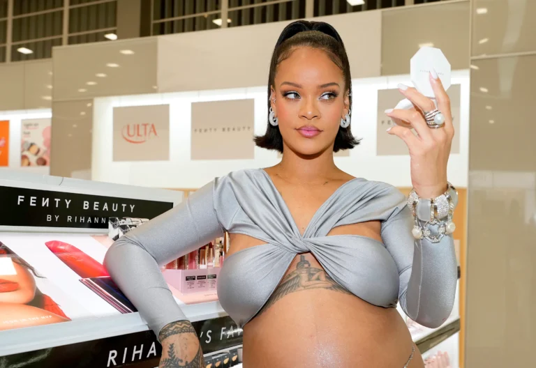 Rihanna, de emprendedora multimillonaria a mamá