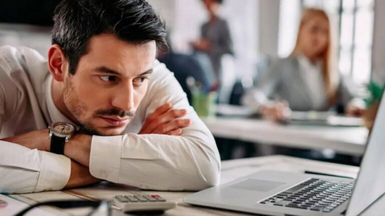 Renuncia silenciosa: advertencia de desmotivación laboral