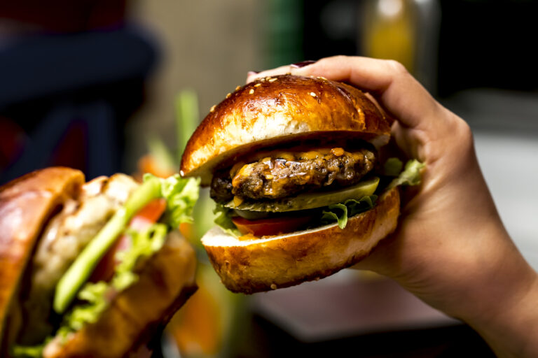 ¿Hamburguesa mexicana? Entérate qué franquicia tendrá este platillo