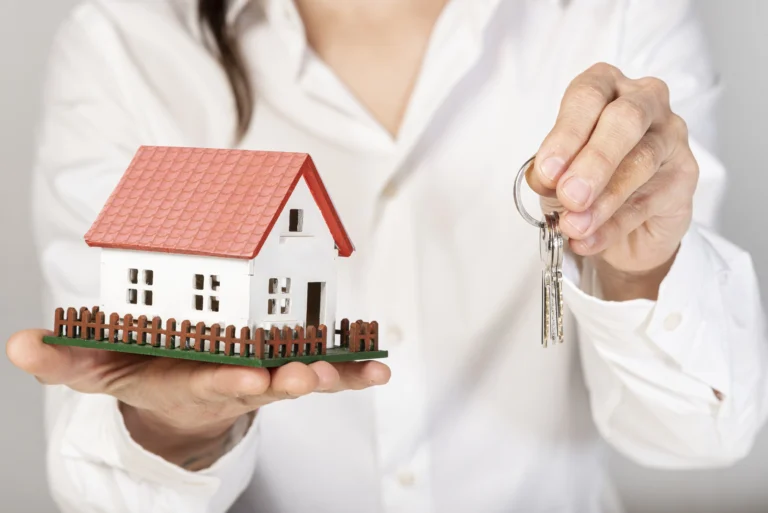 ¿Hasta qué edad para comprar una casa con INFONAVIT en 2025? Requisitos y plazos