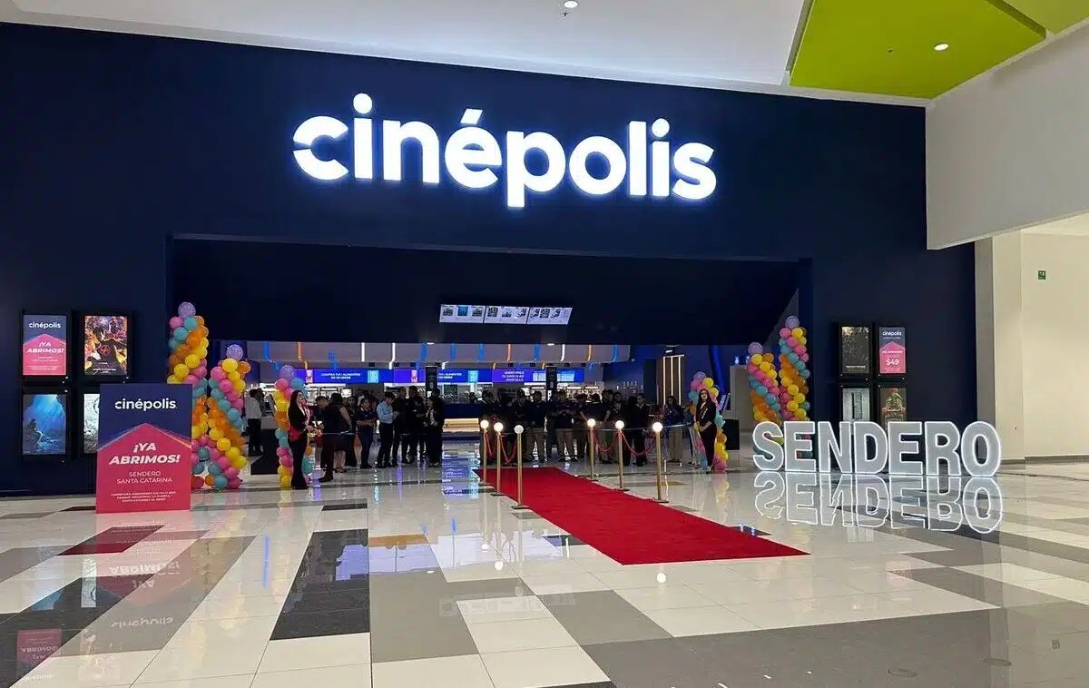 Como imagen destacada para este texto en el que hablamos de la Fiesta de Cine de Cinépolis, tenemos una imagen ilustrativa de una de las salas de cine.