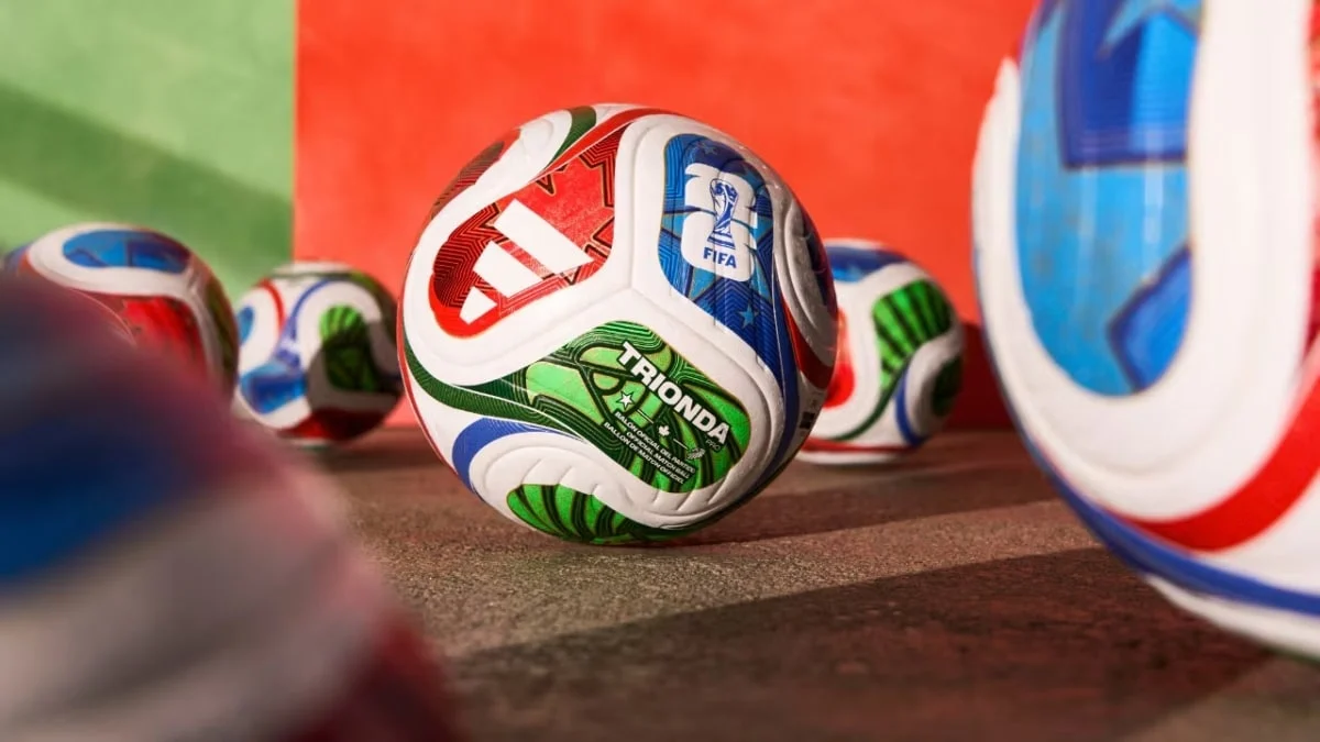 Como imagen destacada para este texto en el que hablamos de que la FIFA no pagará impuestos al Gobierno Mexicano, tenemos una imágen ilustrativa del balón Trionda, el balón oficial del Mundial 2026. 