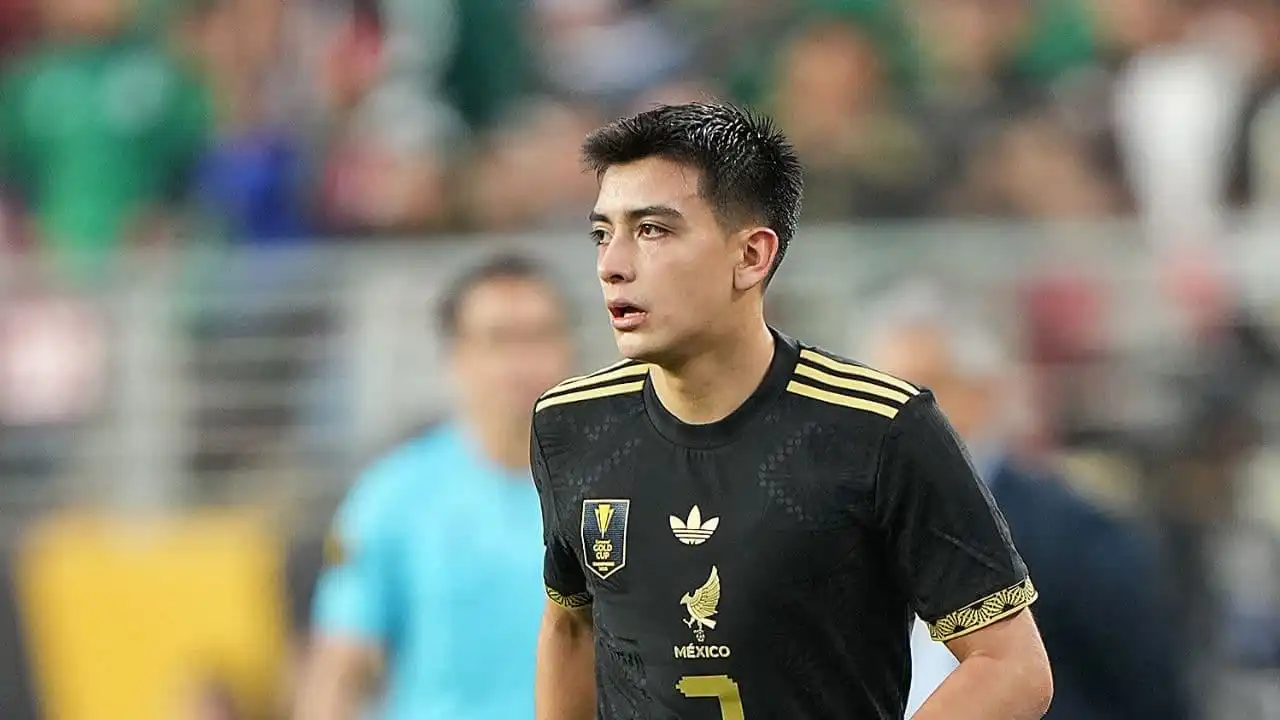 Como imagen destacada para este texto en el que hablamos de los sueldos de la Selección Sub 20, tenemos una fotografía ilustrativa de Gilberto de la Mora, el jugador de la selección. 