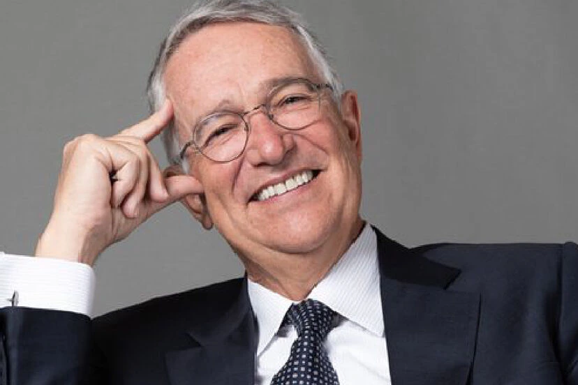 Como imagen destacada para este texto en el que hablamos de la fortuna de Ricardo Salinas Pliego, tenemos una imágen ilustrativa del empresario.