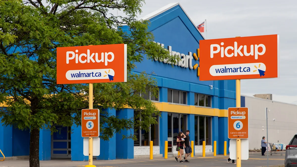 Como imagen destacada para este texto en el que hablamos del futuro de las compras a través del ChatGPT, tenemos una fotografía ilustrativa de una sucursal de Walmart.