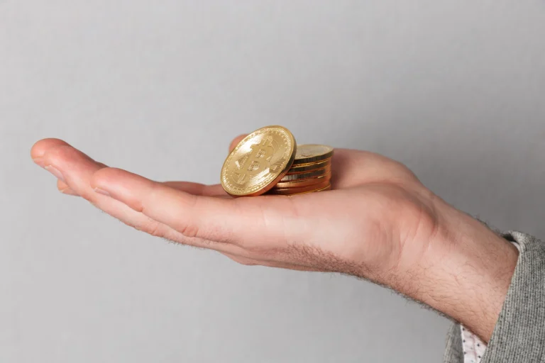 ¿Te gustaría invertir en oro? ¿Sabías que los lingotes no son la única opción?