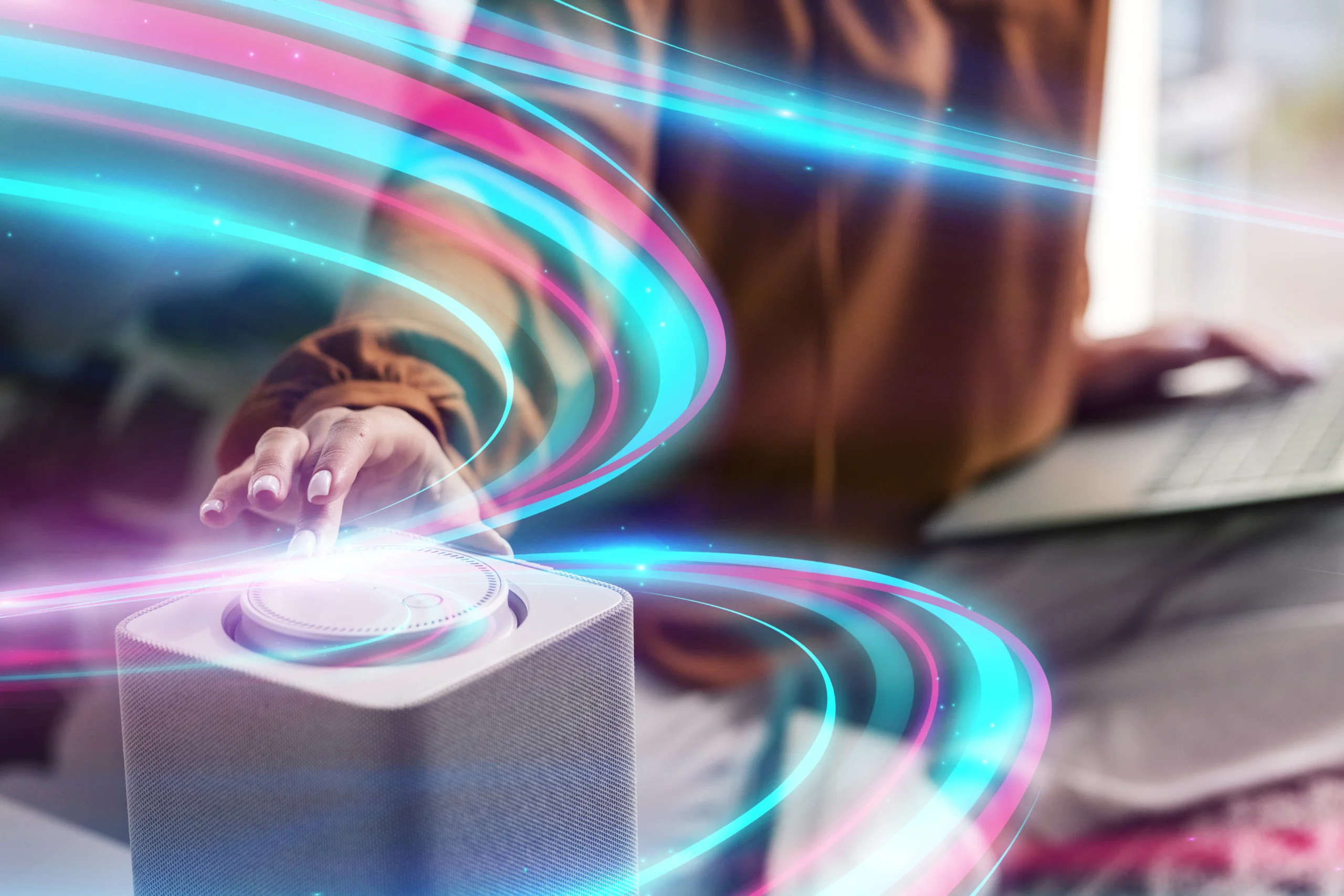 Como imagen destacada para este texto en el que hablamos de Phygital Marketing , tenemos una fotografía ilustrativa de una persona viviendo una experiencia inmersiva.