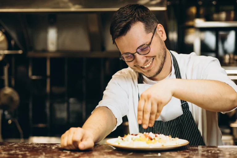 ¿Cuánto gana un chef en México?  La realidad detrás de todo el personal de cocina
