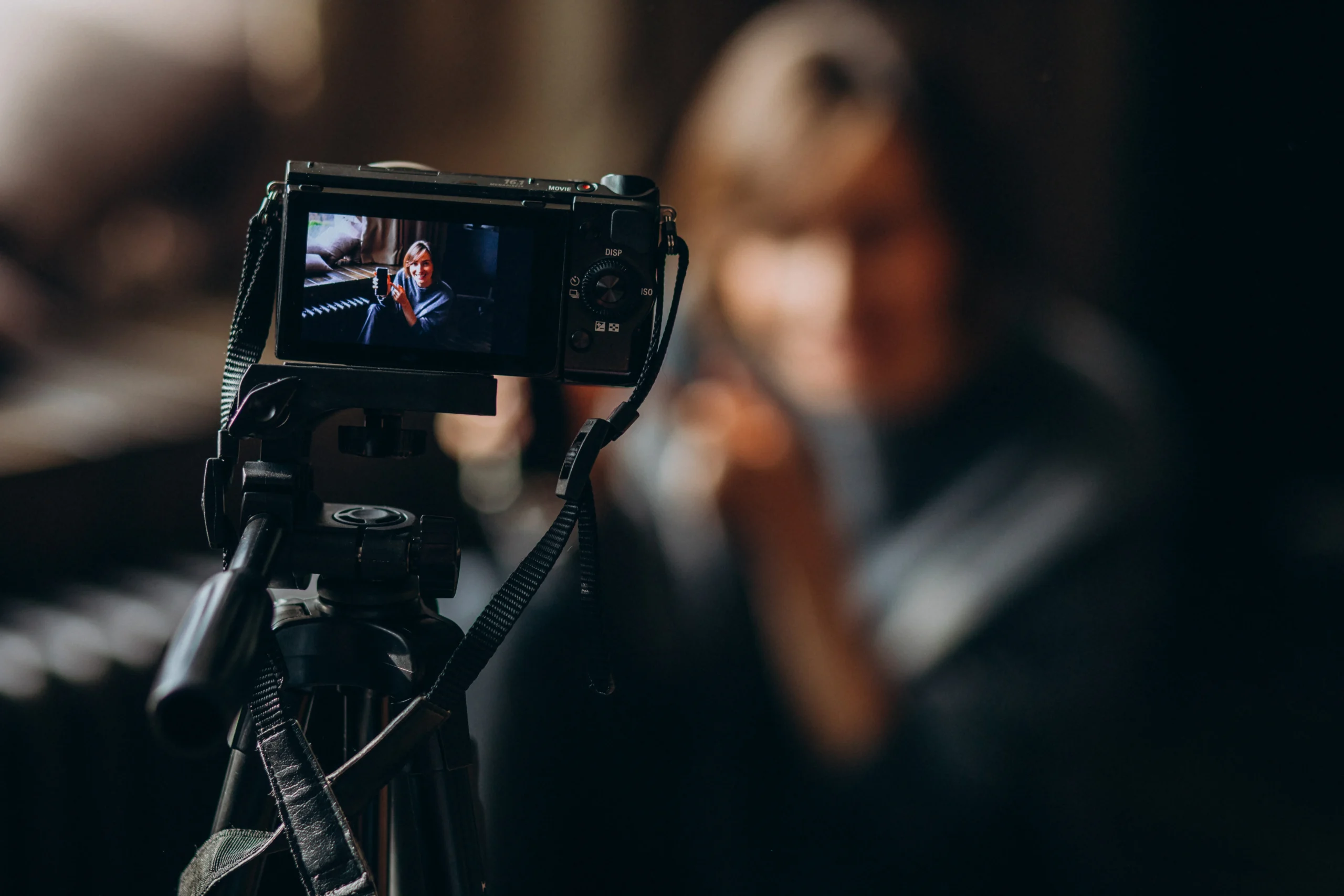 Como imagen destacada para este texto en el que hablamos de locaciones cinematográficas, tenemos una fotografía ilustrativa una filmación.