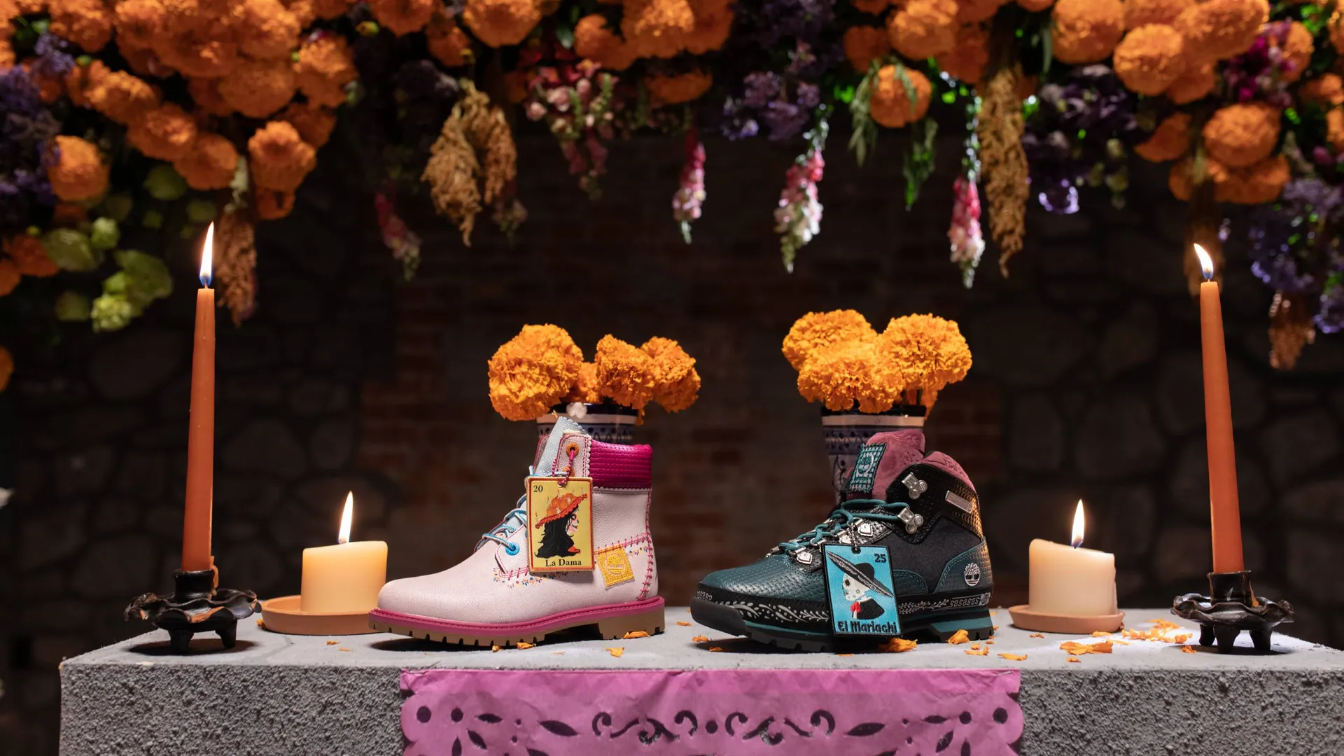 Como imagen destacada para este texto en el que hablamos de los sneakers de Día de Muertos, tenemos una fotografía ilustrativa de la nueva colección de Timberland.