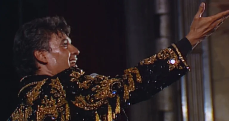 Entérate, cuánto invirtió Juan Gabriel en su vestuario