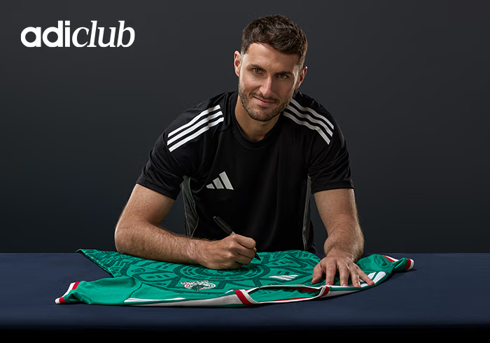 Como imagen destacada para este texto en el que hablamos del nuevo jersey de la Selección Mexicana, tenemos una imágen ilustrativa de la nueva camiseta de la marca Adidas.