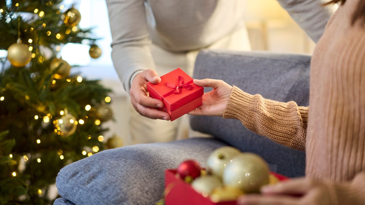 intercambio-navideno-aqui-te-dejamos-los-mejores-regalos-de-menos-de-300-pesos