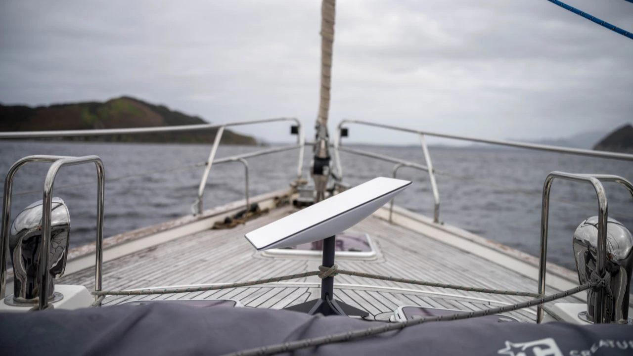 internet-satelital-o-fibra-optica-cual-te-conviene-mas