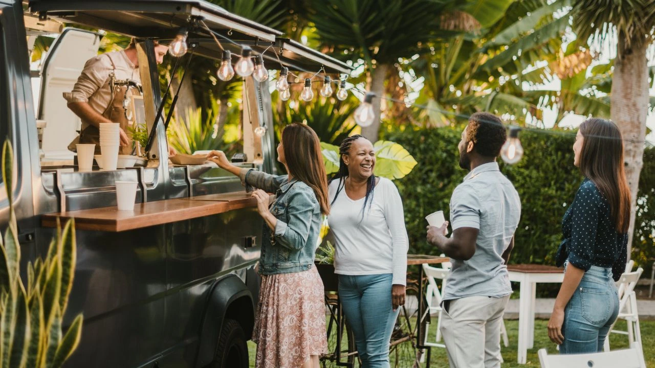 por-que-invertir-en-un-food-truck-es-la-mejor-opcion-para-2026