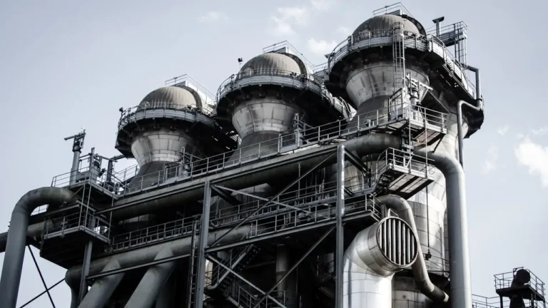 Actividad industrial cae 1.1% en enero, rompiendo racha